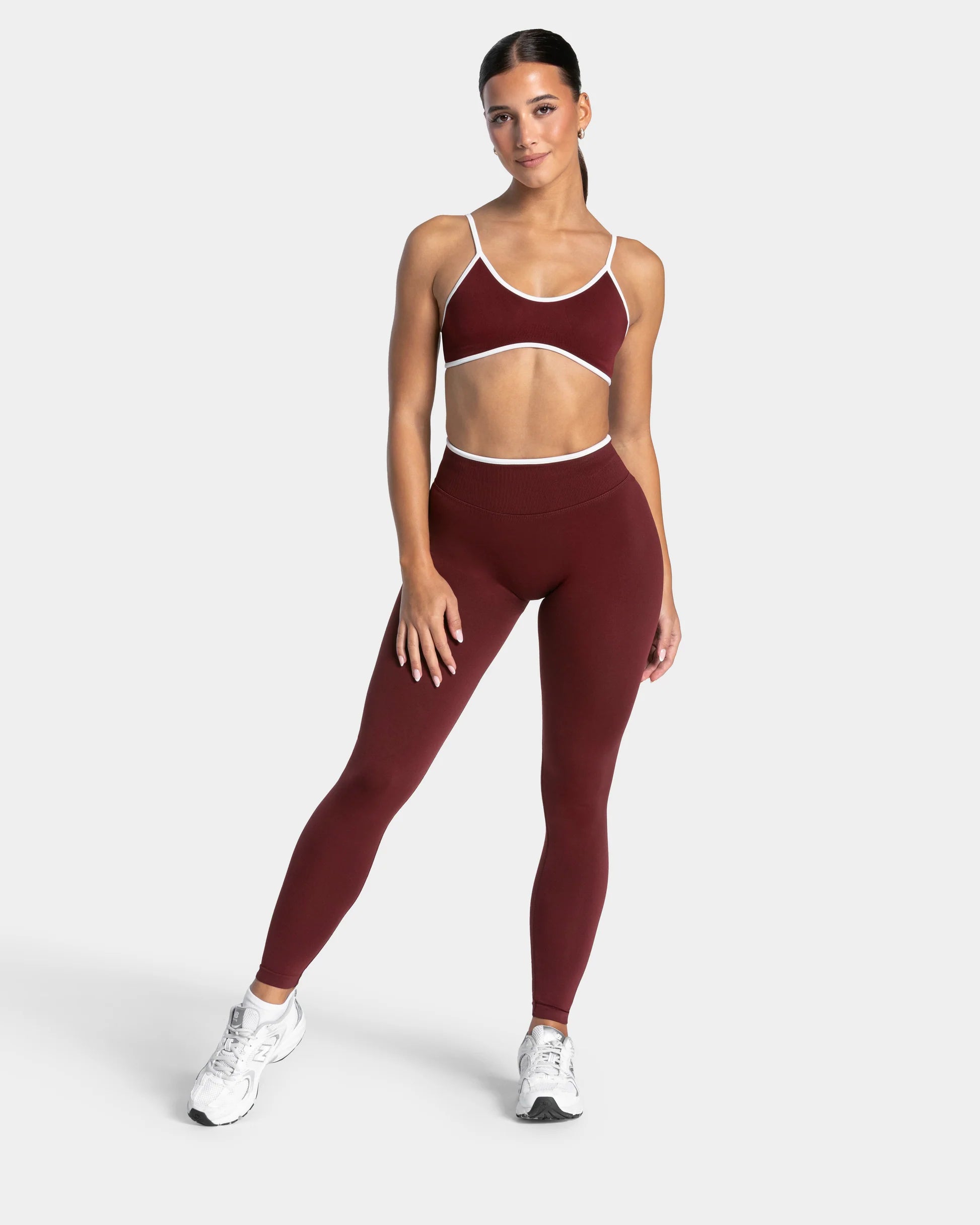 Elara Activewear Set Bordeaux
