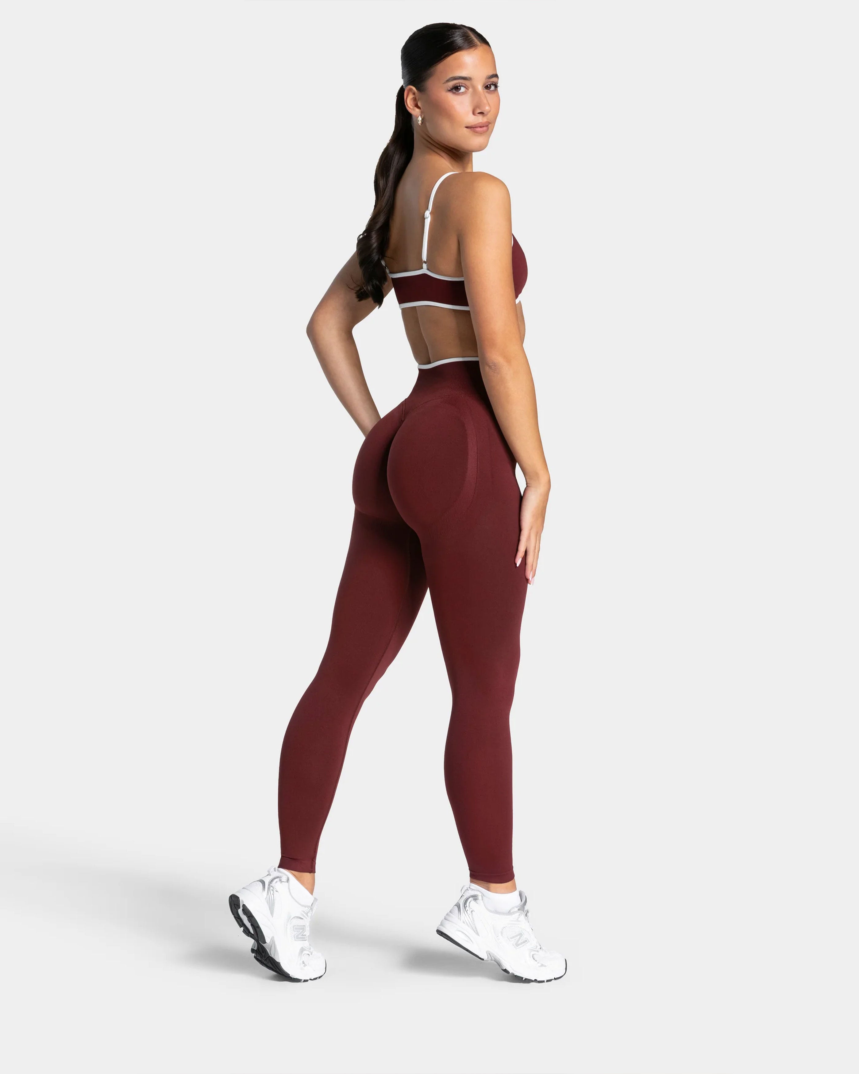 Elara Activewear Set Bordeaux