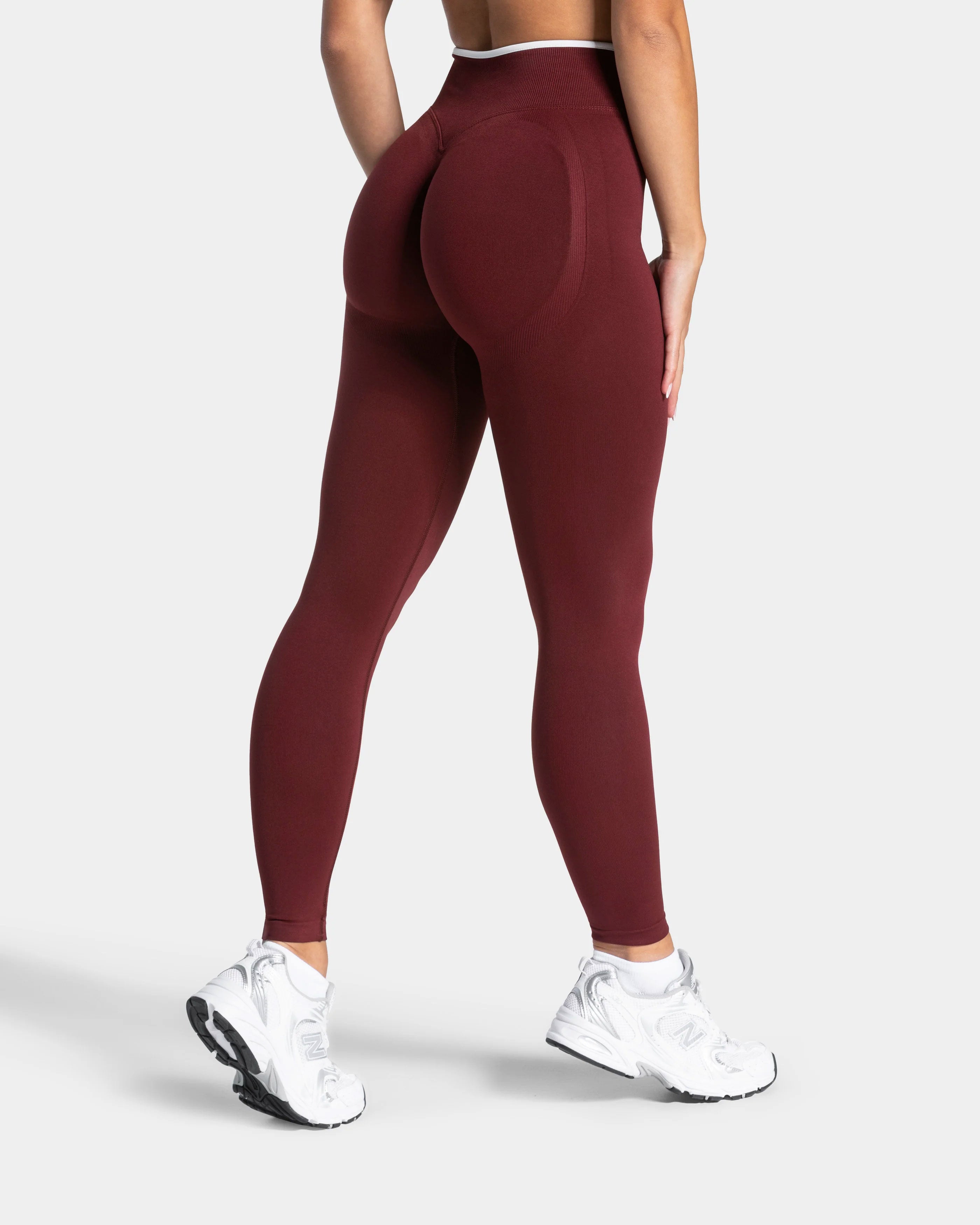 Elara Activewear Set Bordeaux